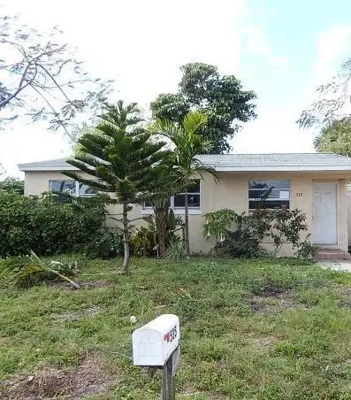 535 Wright Dr, FL 33461 photo 1