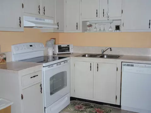 42 SE Cayuga Ter, Stuart, FL 34997 photo 4