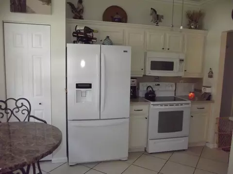 6901 SE Warwick Ln, Stuart, FL 34997 photo 6