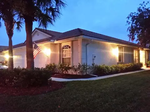 6901 SE Warwick Ln, Stuart, FL 34997 photo 1