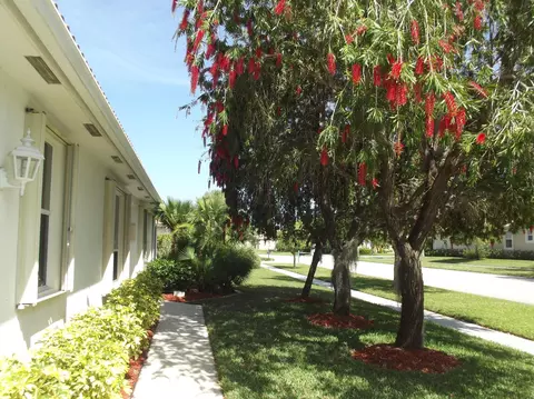 6901 SE Warwick Ln, Stuart, FL 34997 photo 3