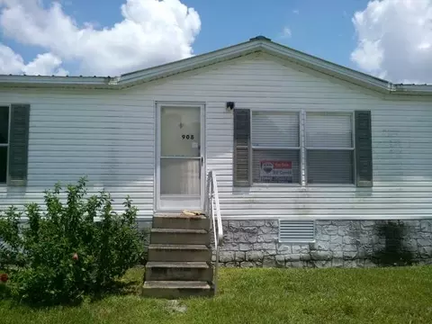908 NE 5th St S, Okeechobee, FL 34972 photo 1