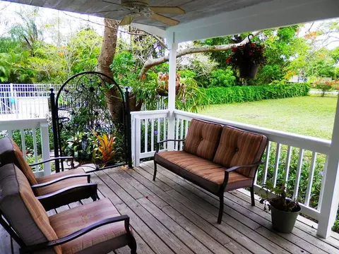 722 SE 5th St, Stuart, FL 34994 photo 2