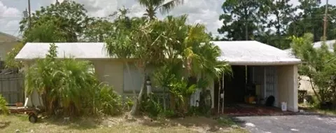 2388 SE Harrison St, Stuart, FL 34997 photo 1
