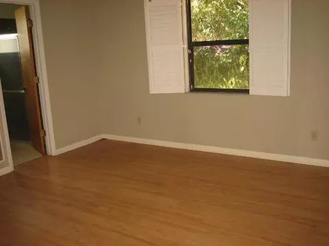 700 SW Pine Ave, Stuart, FL 34994 photo 4