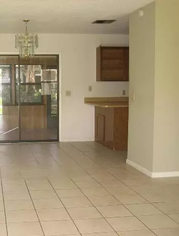 700 SW Pine Ave, Stuart, FL 34994 photo 3