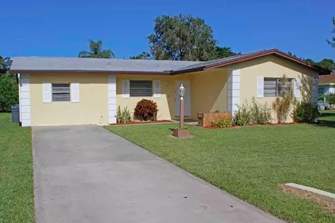 5737 SE Avalon Dr, Stuart, FL 34997 photo 1