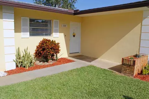 5737 SE Avalon Dr, Stuart, FL 34997 photo 8