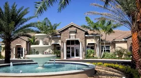 135 Manor Cir, Jupiter, FL 33458 photo 5
