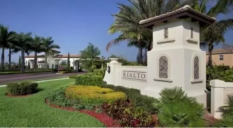 135 Manor Cir, Jupiter, FL 33458 photo 2