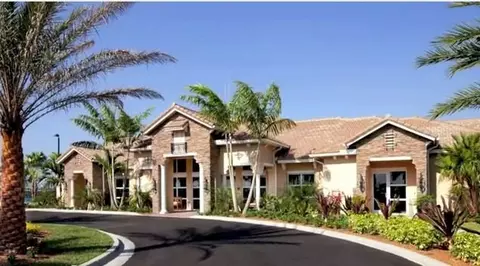 135 Manor Cir, Jupiter, FL 33458 photo 6