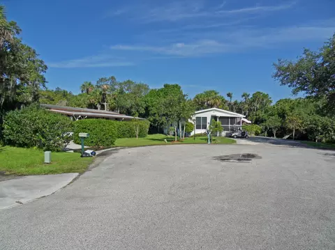 8001 SE Paradise Dr, Stuart, FL 34997 photo 3
