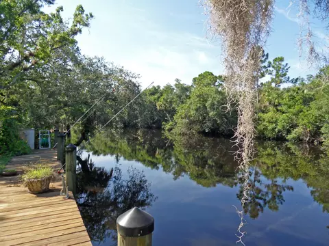 8001 SE Paradise Dr, Stuart, FL 34997 photo 1