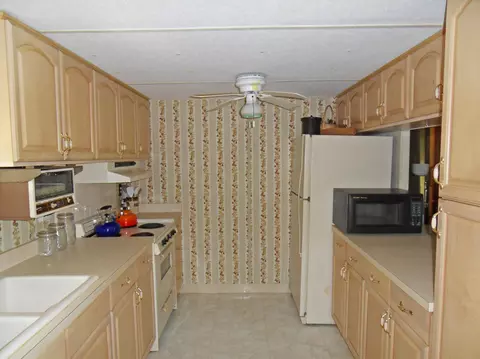 8001 SE Paradise Dr, Stuart, FL 34997 photo 10