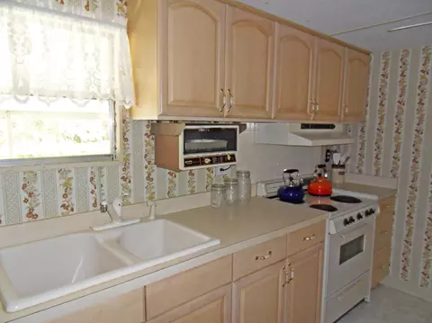 8001 SE Paradise Dr, Stuart, FL 34997 photo 11