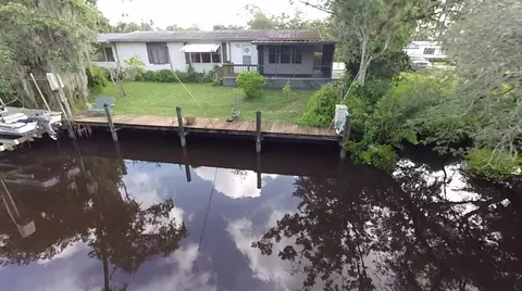 8001 SE Paradise Dr, Stuart, FL 34997 photo 2