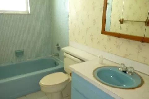 2385 SW 8th Ave, Boynton Beach, FL 33426 photo 9