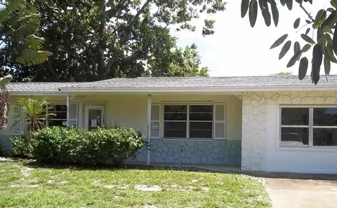 1108 SE Dolphin Dr, Stuart, FL 34996 photo 1