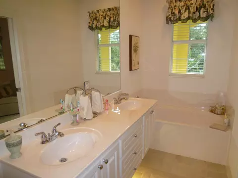 3009 E Community Dr, Jupiter, FL 33458 photo 15