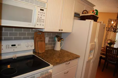 150 Pineview Rd #J7, Jupiter, FL 33469 photo 3