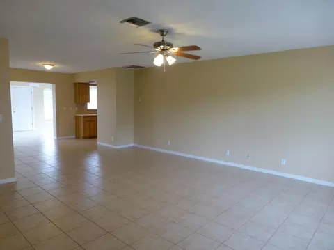 1892 SE Jackson St, Stuart, FL 34997 photo 2