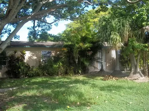 912 SE Dolphin Dr, Stuart, FL 34996 photo 3