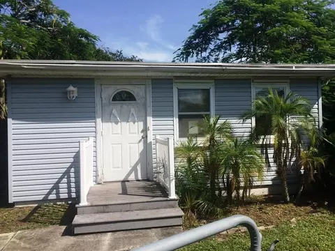 4303 SE Grant St, Stuart, FL 34997 photo 1