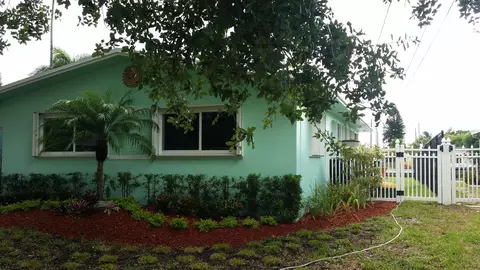 4564 SW 38th Ter, Dania Beach, FL 33004 photo 4