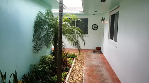 4564 SW 38th Ter, Dania Beach, FL 33004 photo 8