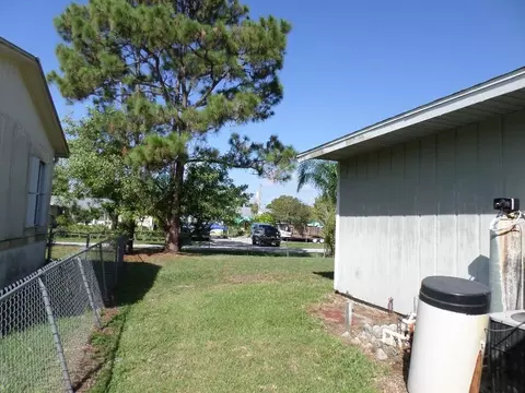 2944 SE Banyan St, Stuart, FL 34997 photo 15