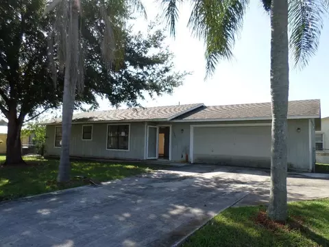 2944 SE Banyan St, Stuart, FL 34997 photo 1