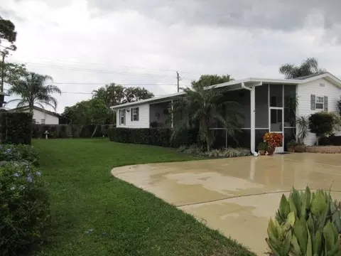 6301 SE Colonial Dr, Stuart, FL 34997 photo 8