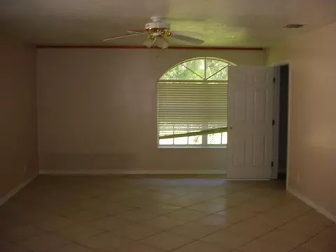 16138 E Hialeah Dr, Loxahatchee, FL 33470 photo 9