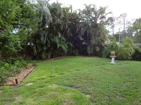 1690 SE Madison St, Stuart, FL 34997 photo 5