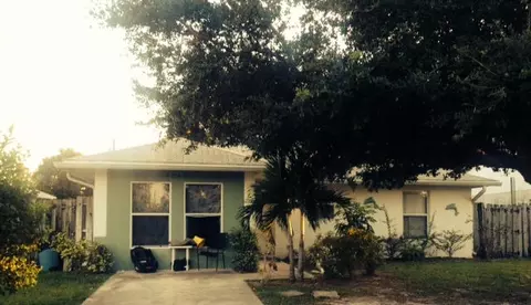5240 SE Dell St, Stuart, FL 34997 photo 1