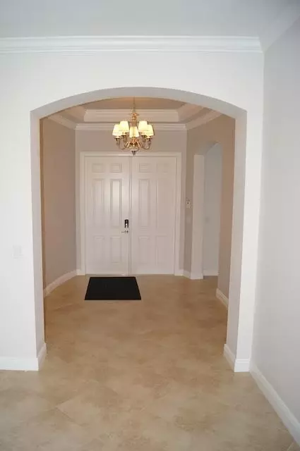 105 Citadel Cir, Jupiter, FL 33458 photo 9