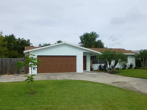 3035 SE Glasgow Dr, Stuart, FL 34997 photo 3