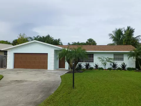 3035 SE Glasgow Dr, Stuart, FL 34997 photo 1