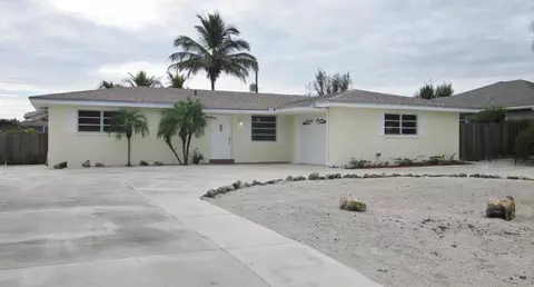 4399 SE Bayshore Ter, Stuart, FL 34997 photo 1