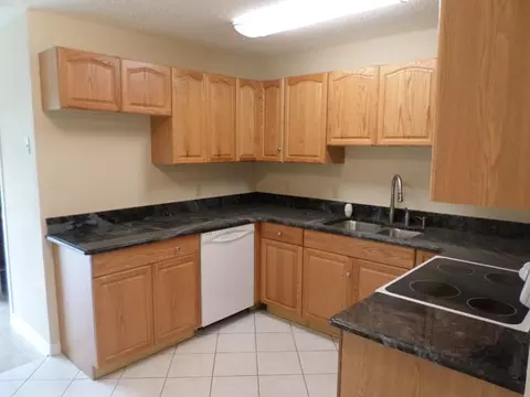 12 SE Cayuga Ter, Stuart, FL 34997 photo 6