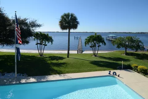 1493 NW Cocoanut Point Ln, Stuart, FL 34994 photo 1