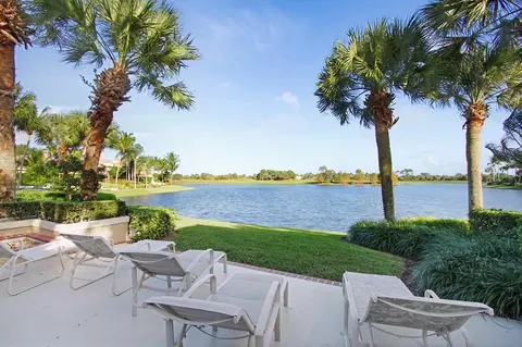 256 Locha Dr, Jupiter, FL 33458 photo 2