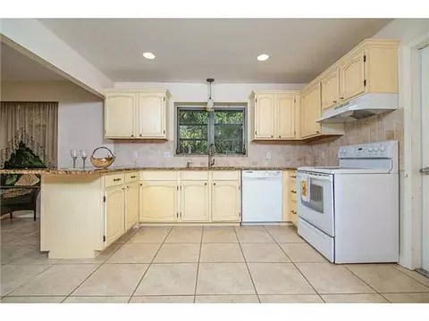 5024 SE Gem Dr, Stuart, FL 34997 photo 8