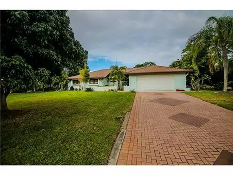 5024 SE Gem Dr, Stuart, FL 34997 photo 1