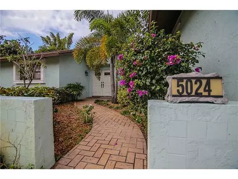 5024 SE Gem Dr, Stuart, FL 34997 photo 2