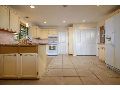 5024 SE Gem Dr, Stuart, FL 34997 photo 9