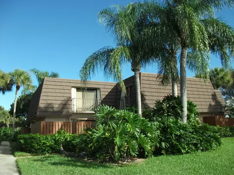 2022 20th Ct, Jupiter, FL 33477 photo 1
