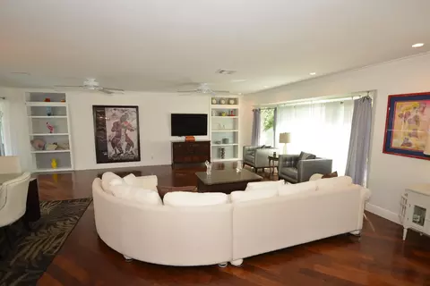 807 Berkeley St, Boca Raton, FL 33487 photo 3