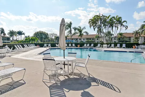 902 Pinecrest Cir #B, Jupiter, FL 33458 photo 10