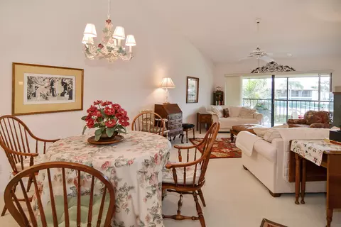 902 Pinecrest Cir #B, Jupiter, FL 33458 photo 3